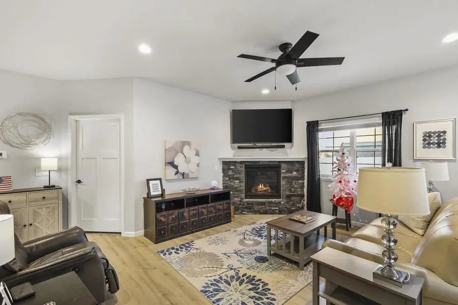 204 Bonnie Lane, Belleville, WI 53508 - #3