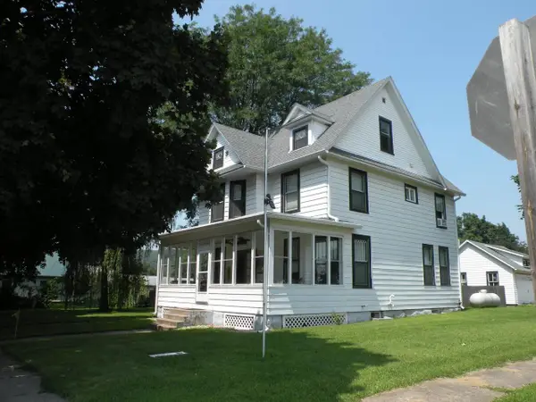 301 W Amelia Street, Cassville, WI 53806