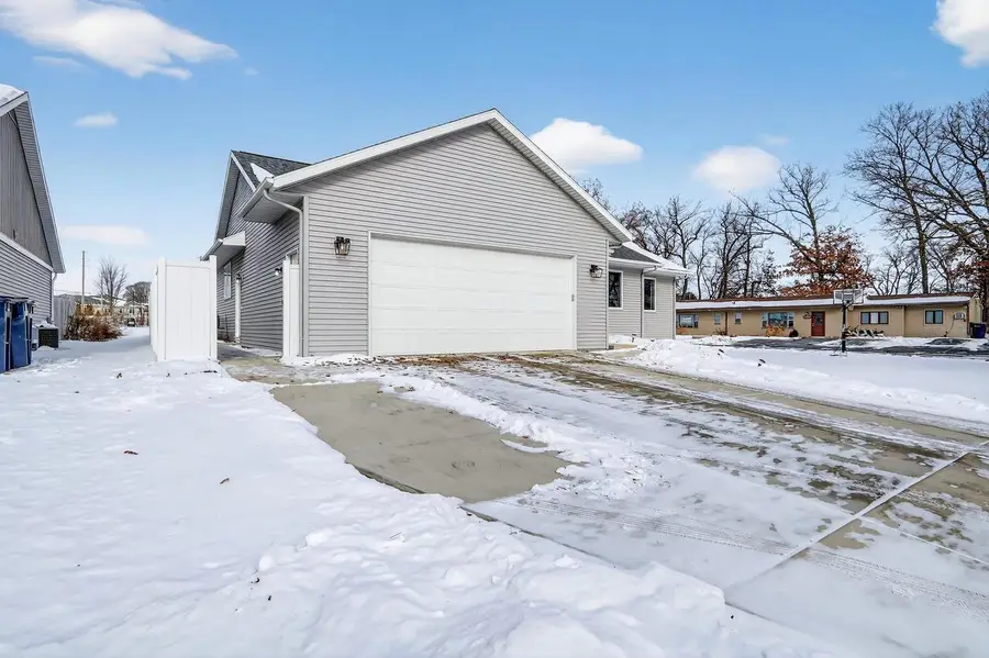 4252 Fox Hills Court, Janesville, WI 53546 - Image #3