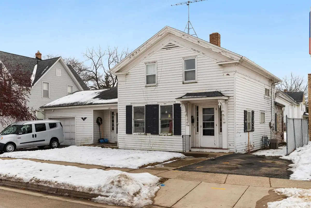 123 W Milwaukee Avenue, Fort Atkinson, WI 53538 - #1