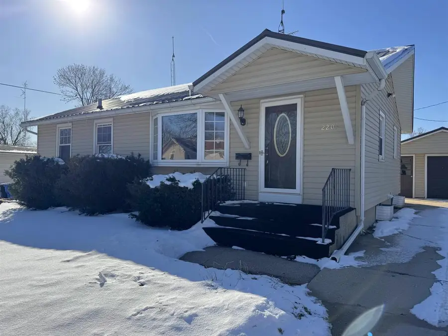 2207 12th Avenue, Monroe, WI 53566 - Image #2