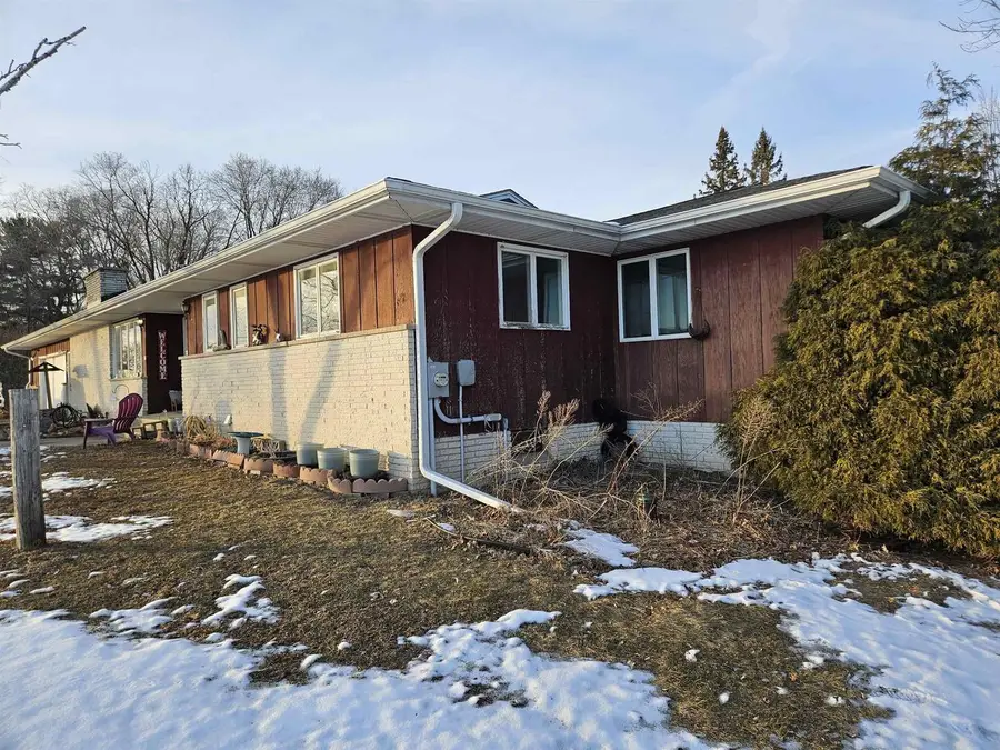 N5926 Walker Road, New Lisbon, WI 53950 - Image #2