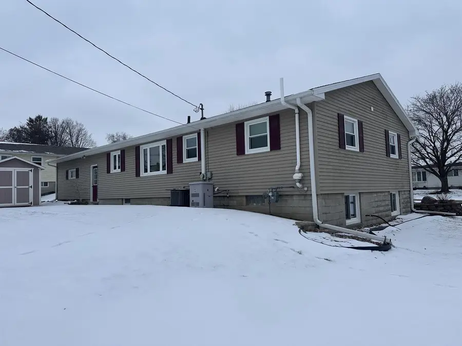 105 OUSTERLING Drive, Waupun, WI 53963 - #2