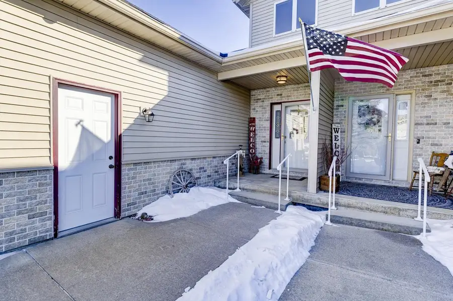 315 Creekside Court, Watertown, WI 53098 - #2