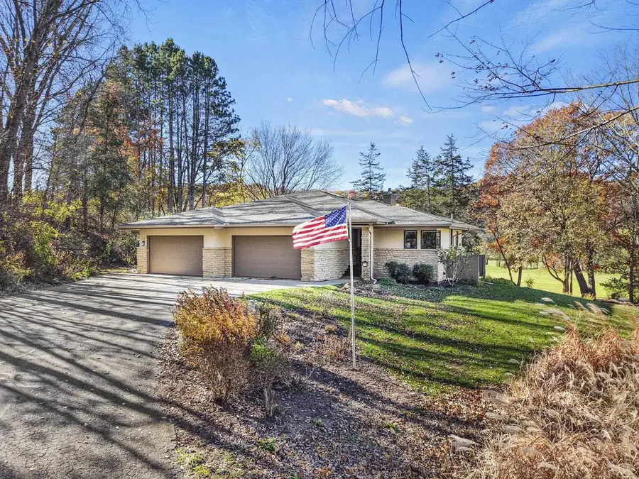 106 Aspen Glen Drive, Spring Green, WI 53588 - #2