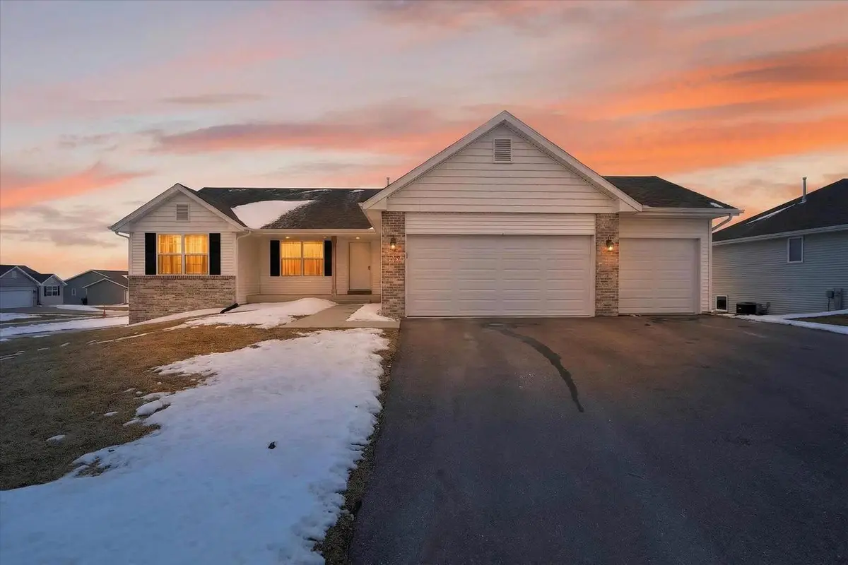 3709 Prairie Falcon Pass, Beloit, WI 53511 - #1