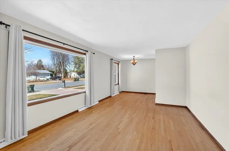 435 Woodview Drive, Sun Prairie, WI 53590 - #2