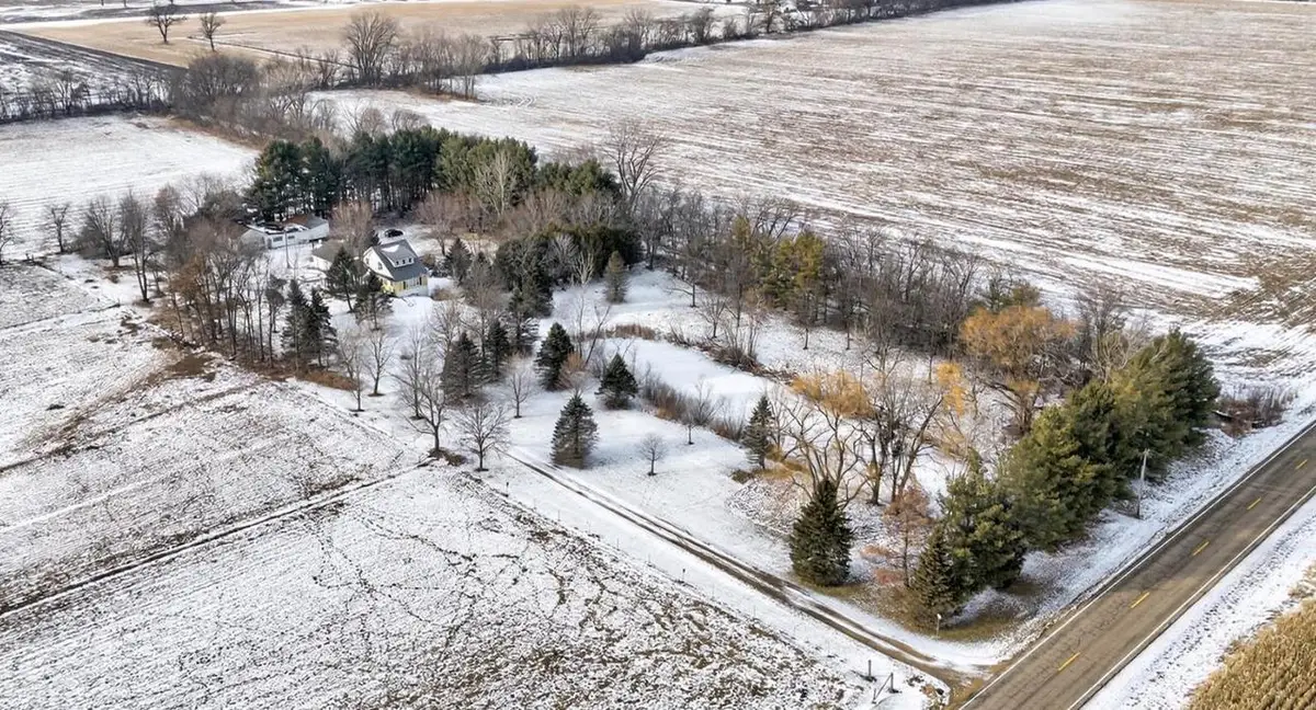 429 State Hwy 138 Road, Stoughton, WI 53589 - #1