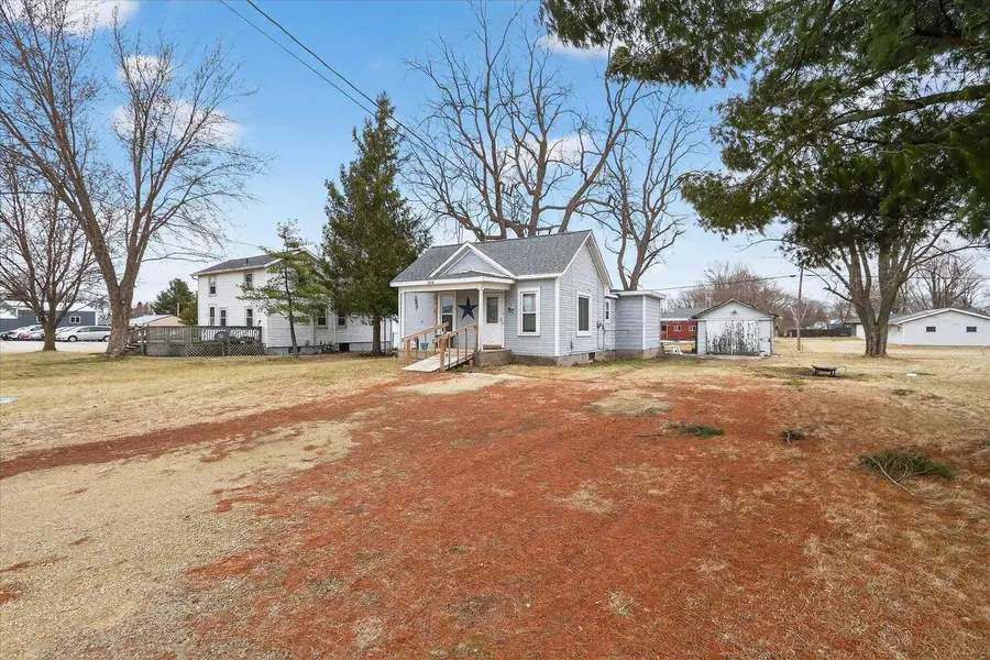 1504 W 7th Avenue, Brodhead, WI 53520 - #2