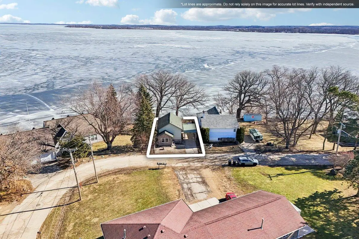 11662 N Lakeview Drive, Edgerton, WI 53534 - #1