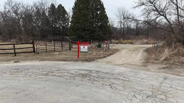 5550 W Partridge Hollow Drive, Janesville, WI 53548