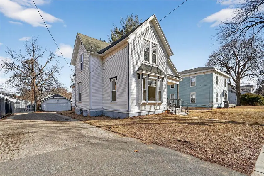 905 W Grand Avenue, Beloit, WI 53511 - #2