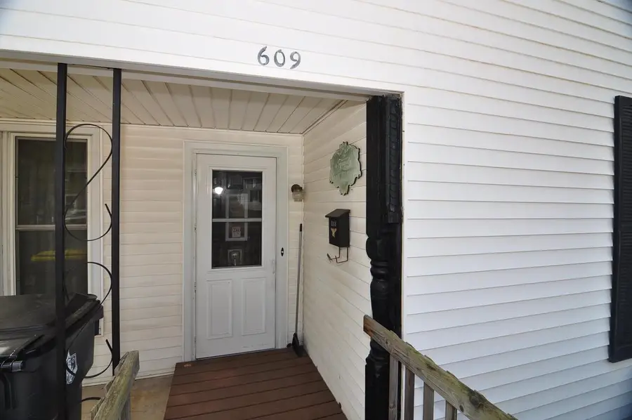 609 17th Avenue, Monroe, WI 53566 - #3