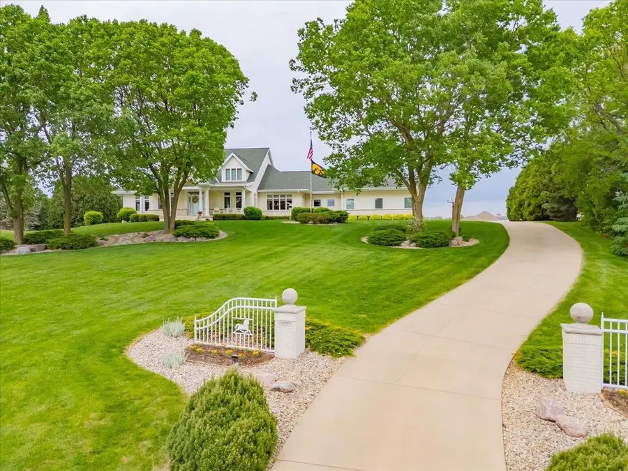 5571 Surrey Lane, Waunakee, WI 53597 - #2