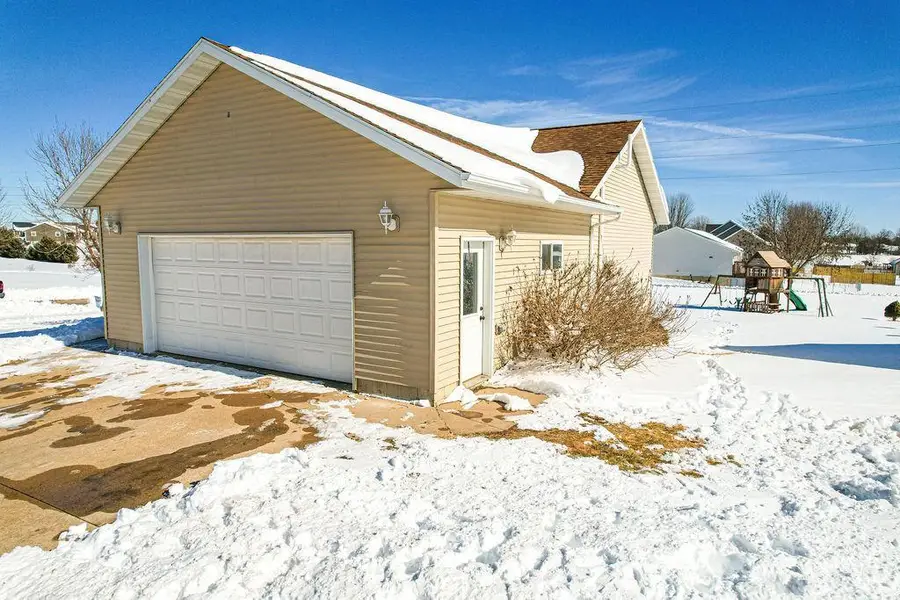 327 Nicholas Street, Tomah, WI 54660 - #3