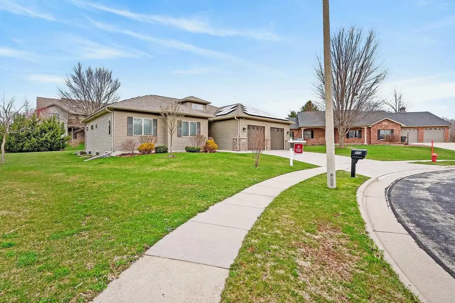 800 HASKELL Court, Stoughton, WI 53589 - #2