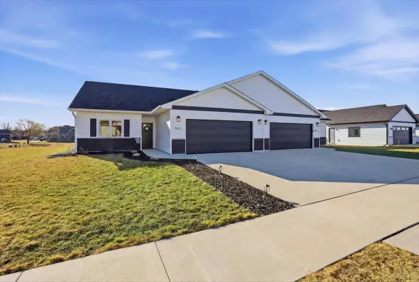 562 Stonewood Court, Evansville, WI 53536