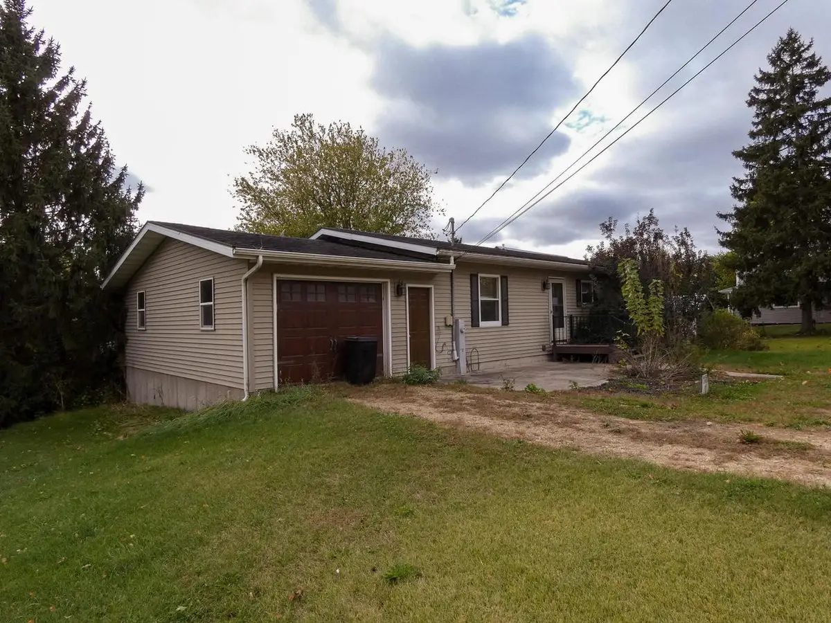 11709 County Rd VV, Cassville, WI 53806 - #1