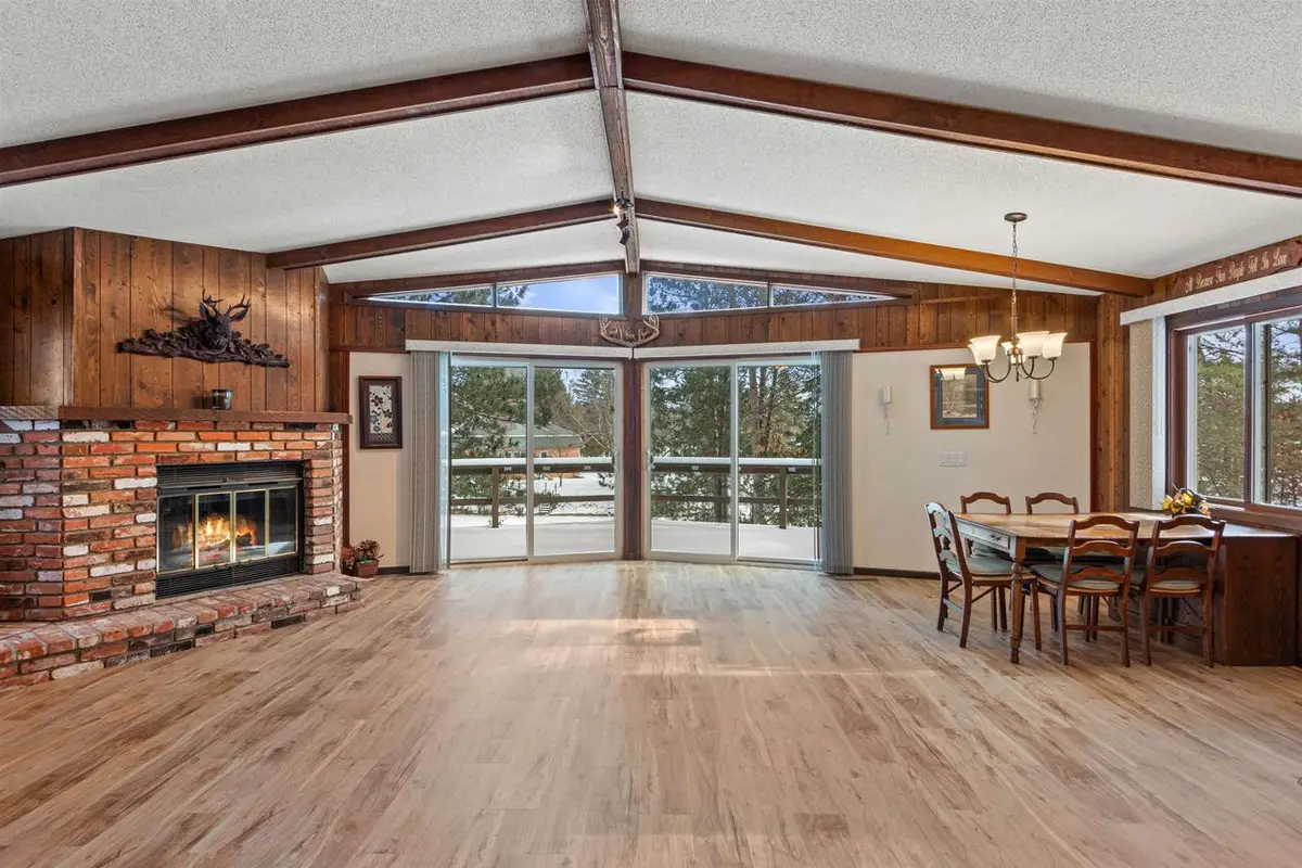 1074 E Queens Way, Nekoosa, WI 54457 - #1