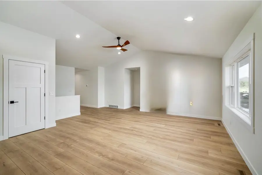 207 N Lawrence Avenue, Tomah, WI 54660 - #2