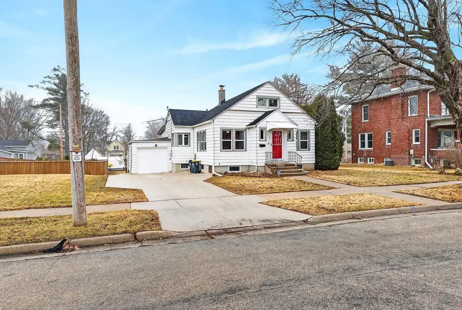 2215 15th Street, Monroe, WI 53566 - #2