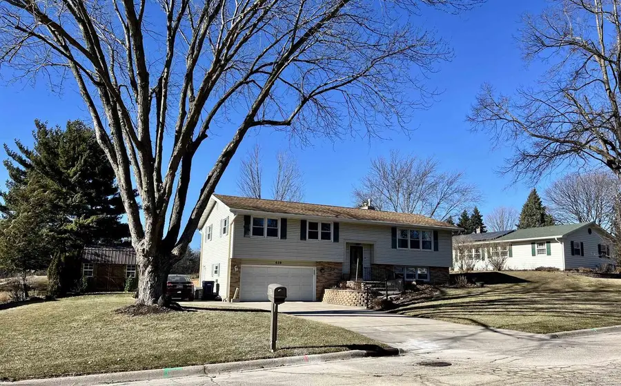 639 Sussex Drive, Janesville, WI 53546 - #3