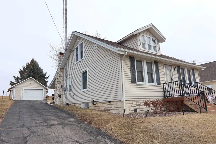 134 Tennyson Street, Potosi, WI 53820 - #3