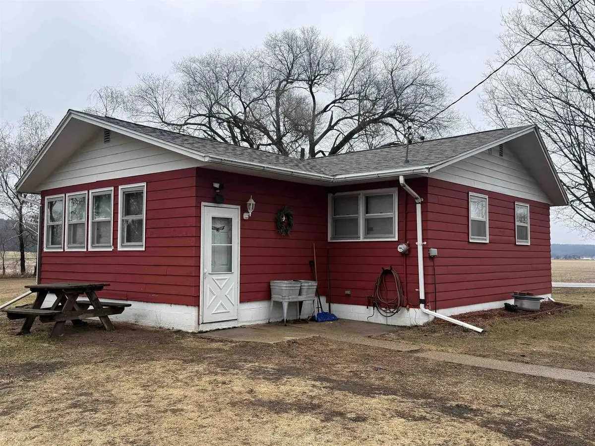 33782 HWY 130, Lone Rock, WI 53556 - #1