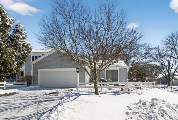 61 Oak Creek Trail, Madison, WI 53717