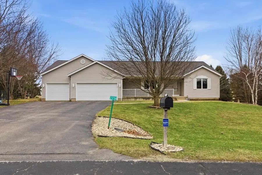 2734 Brooks Ridge Drive, Sun Prairie, WI 53590 - #2