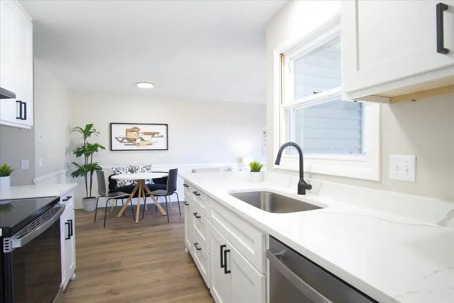 30 Whitcomb Circle #100, Madison, WI 53711 - #2