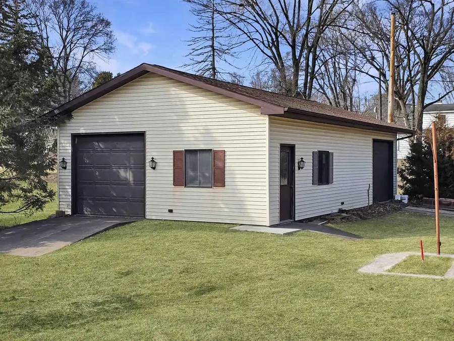 620 N Elm Street, Platteville, WI 53818 - #3