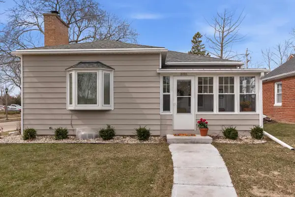 5001 N Bay Ridge Avenue, Whitefish Bay, WI 53217