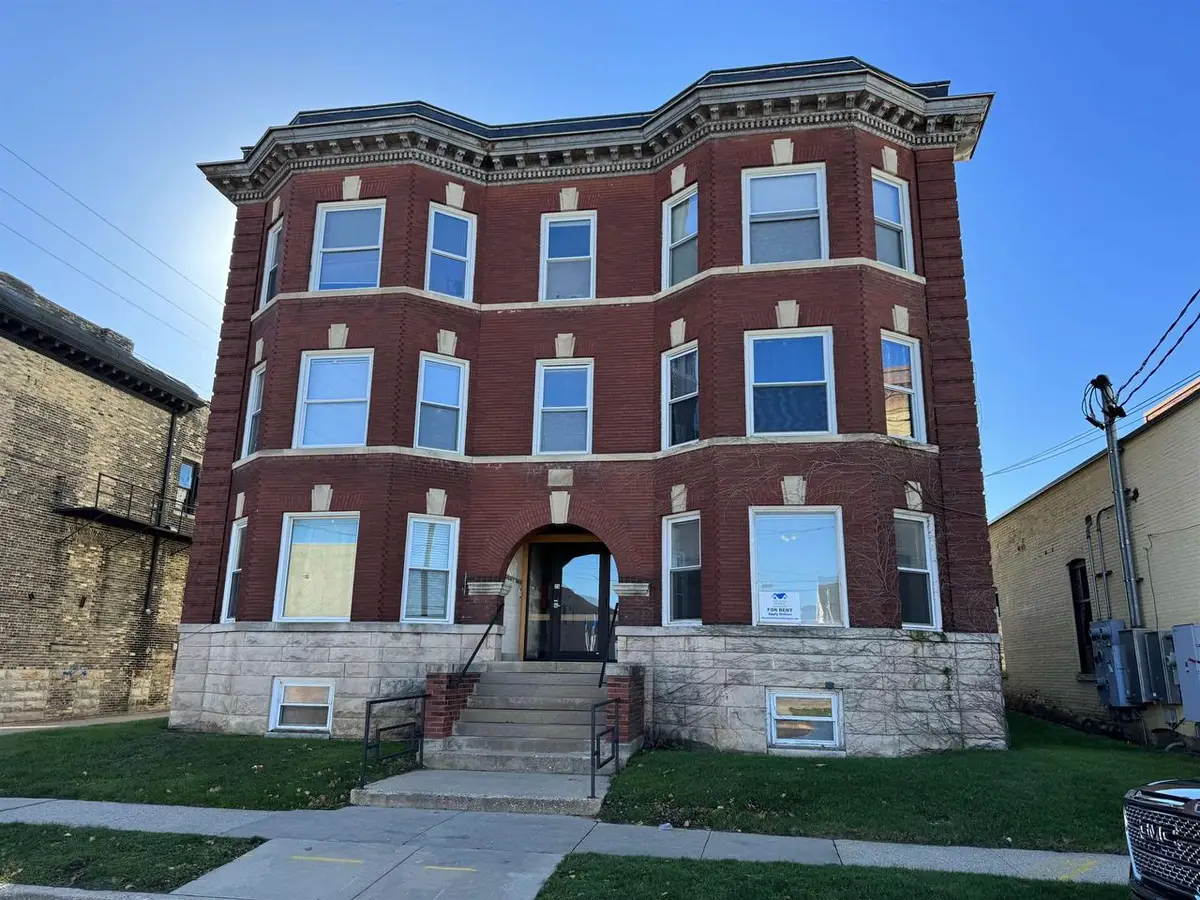 15 N High Street, Janesville, WI 53548 - #1