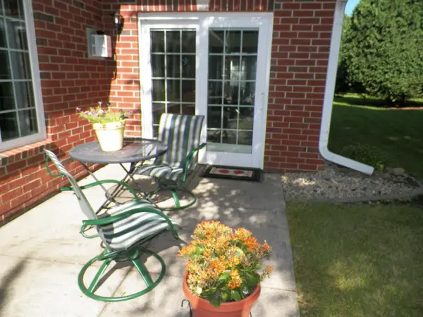 855 N High Point Road #855, Madison, WI 53705