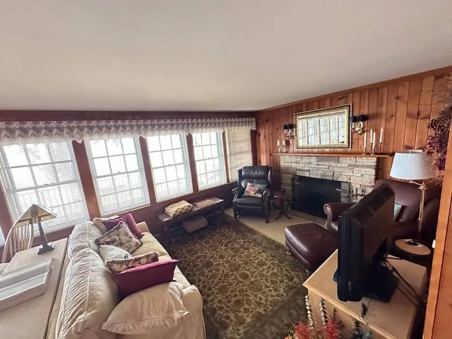 671 N Cow Path Lane, Fort Atkinson, WI 53538 - #3