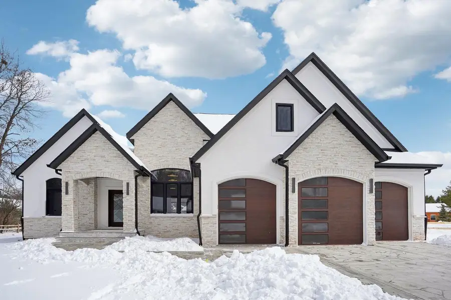 320 Oakbrook Drive, Wisconsin Dells, WI 53965 - #2