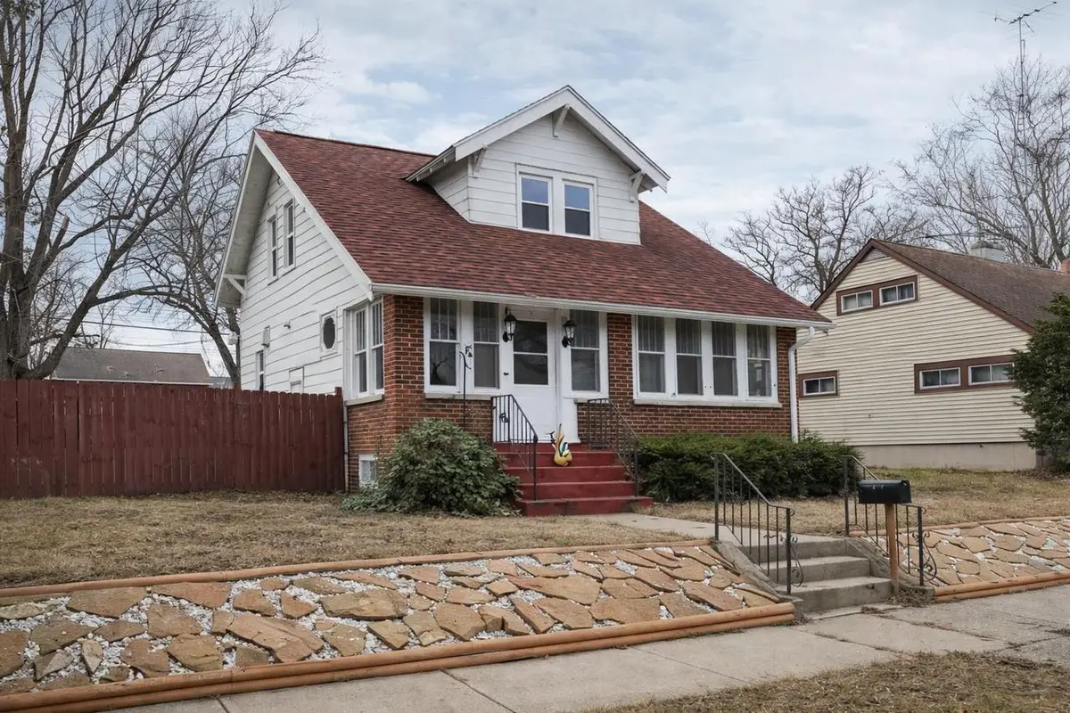 916 Prospect Avenue, Portage, WI 53901 - #1