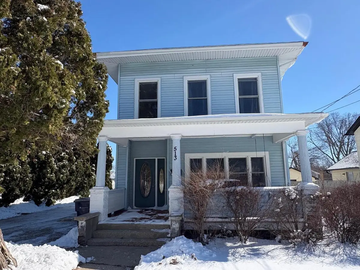 513 Center Avenue, Janesville, WI 53548 - #1