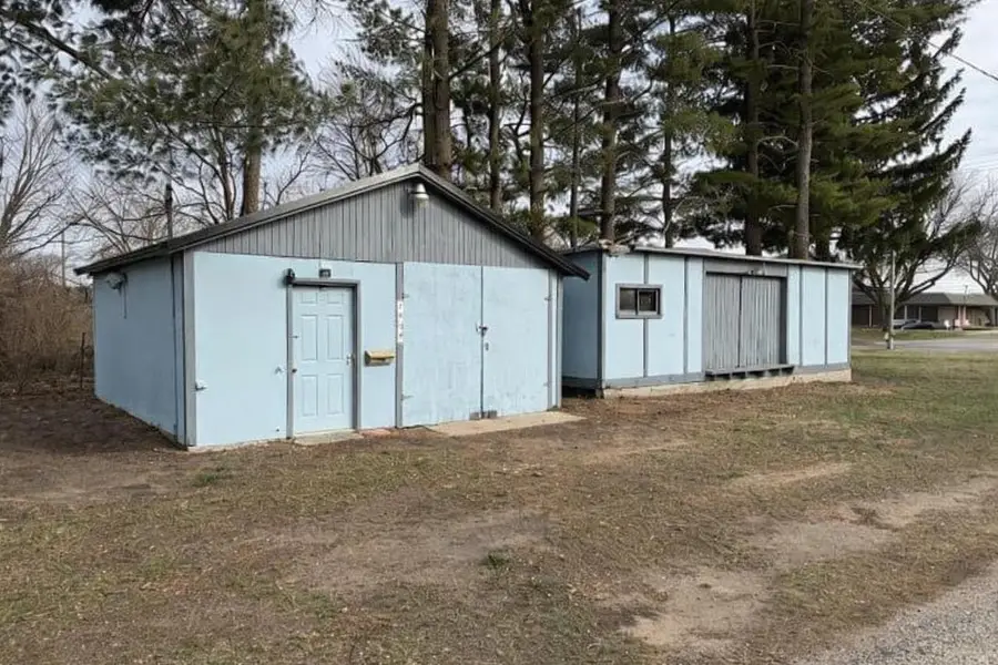 1604 E 3rd Avenue, Brodhead, WI 53520 - #2