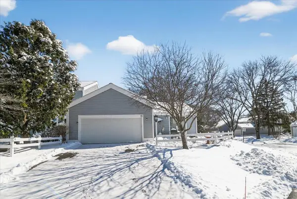 61 Oak Creek Trail, Madison, WI 53717