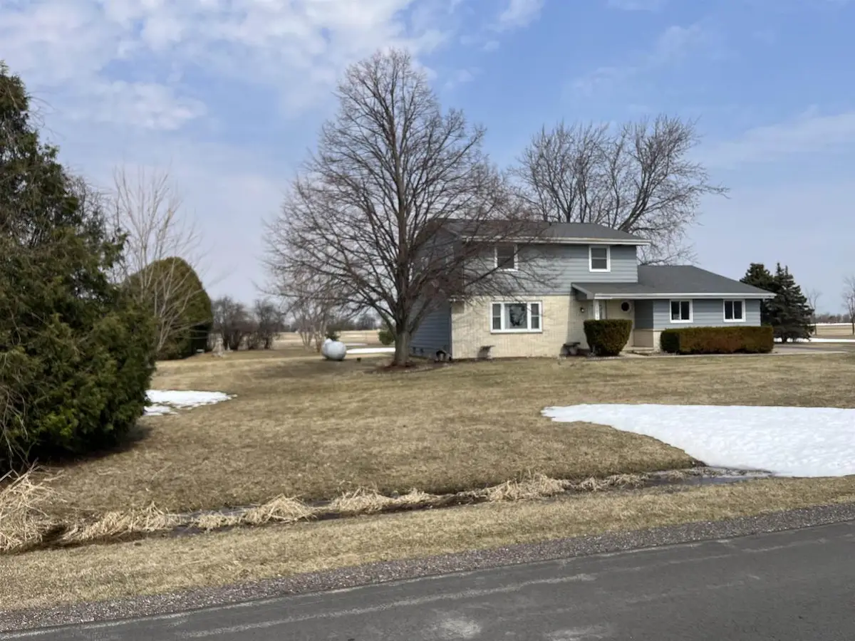 1690 W Ripple Avenue, Oshkosh, WI 54904 - #1