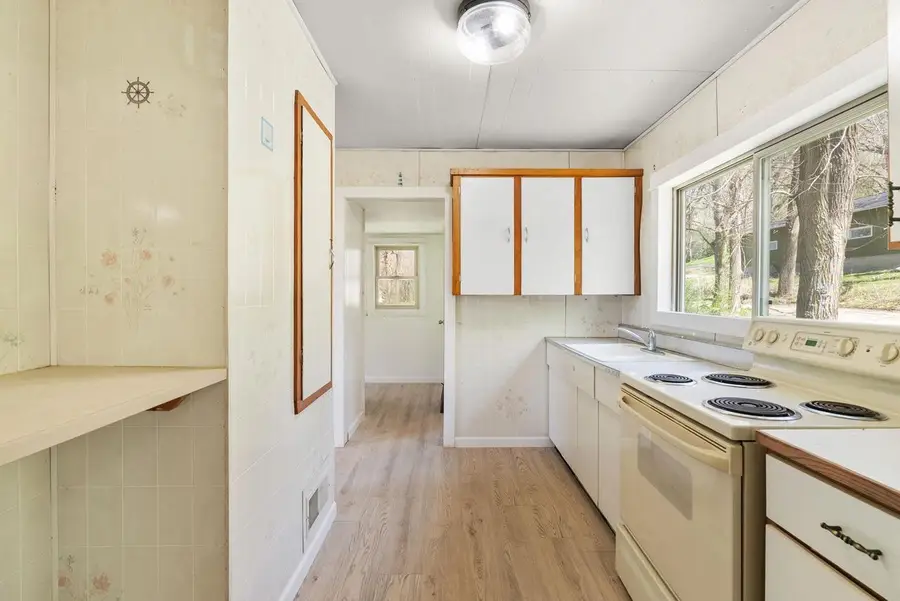 148 Oakwood Avenue, Edgerton, WI 53534 - #3