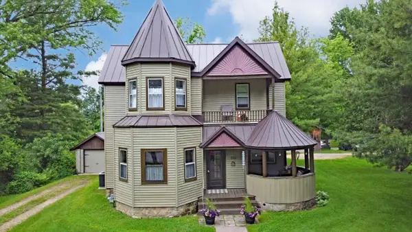 555 Pine Avenue, Hillsboro, WI 54634