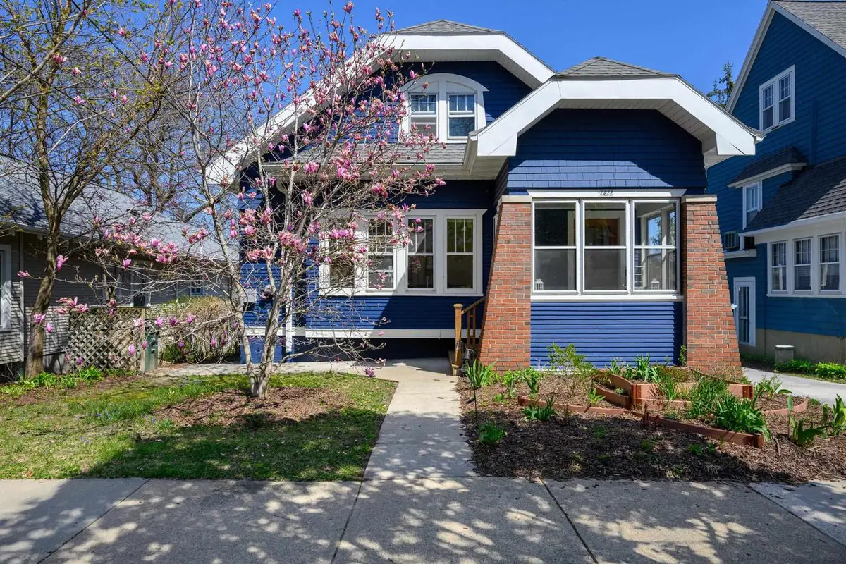 2422 Chamberlain Avenue, Madison, WI 53726 - #1