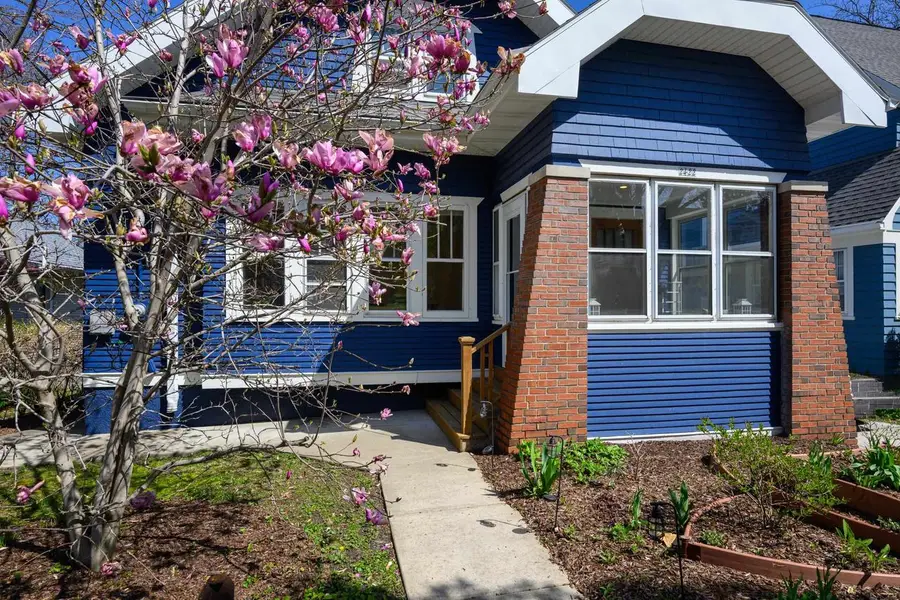 2422 Chamberlain Avenue, Madison, WI 53726 - #3