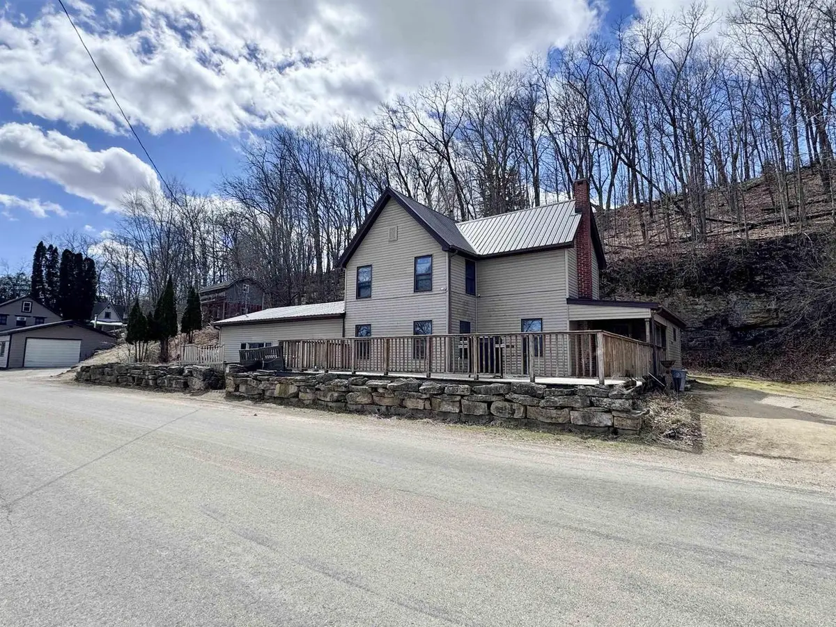 327 W River Street, Darlington, WI 53530 - #1