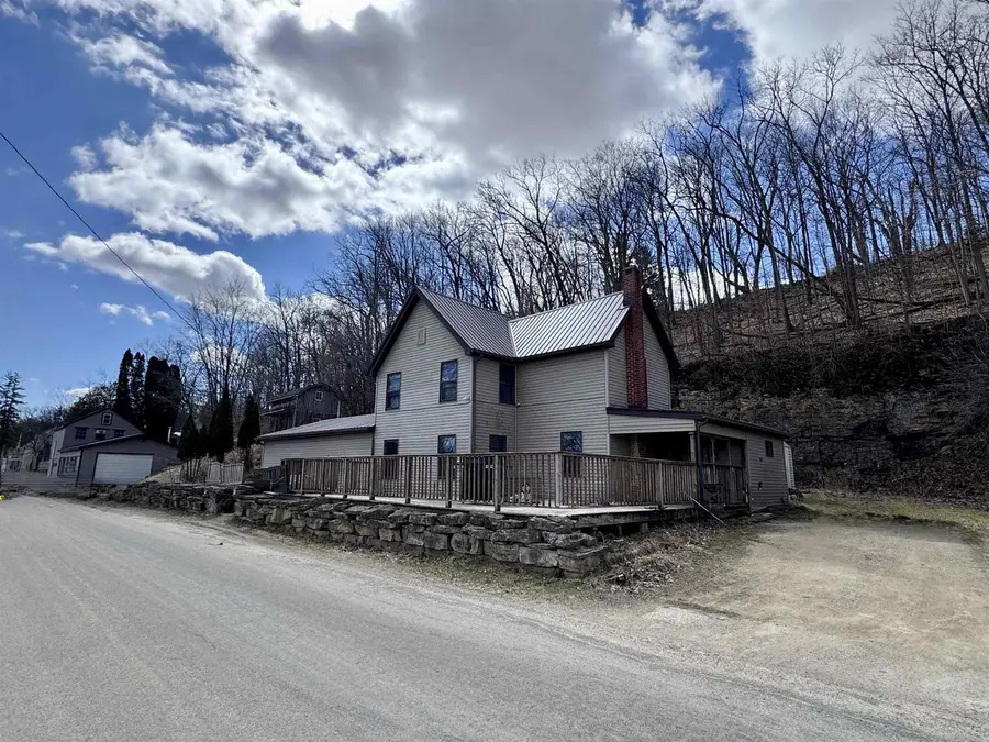 327 W River Street, Darlington, WI 53530 - #3