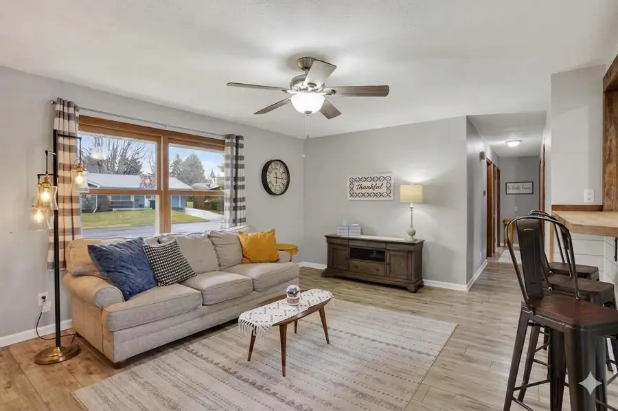 209 Midvale Drive, Marshall, WI 53559 - #2