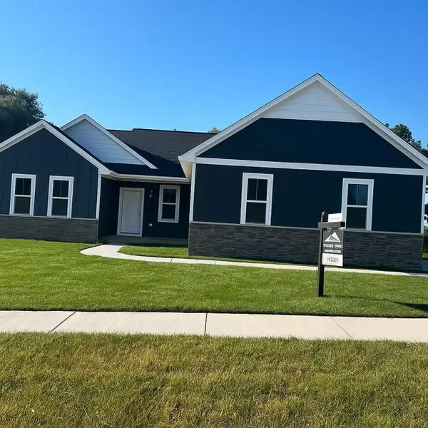 190 Deerrun Drive, Fall River, WI 53932